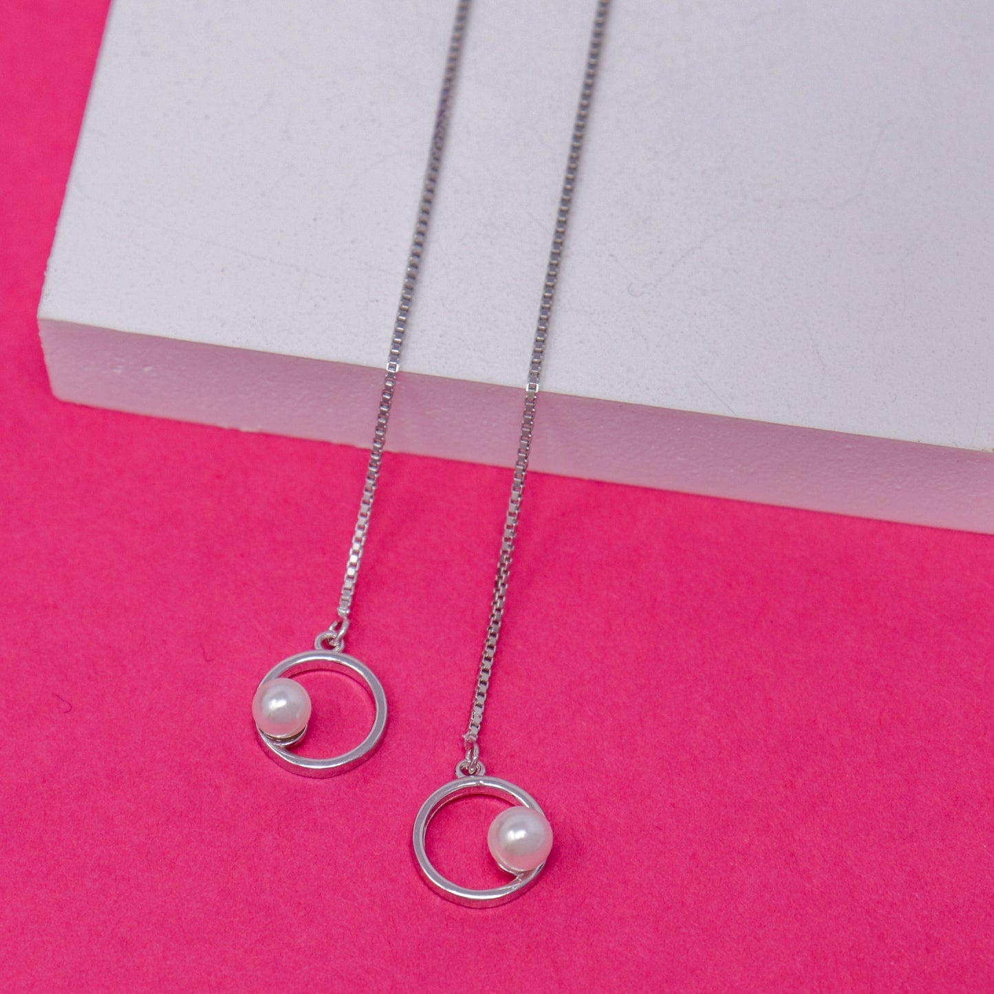 SUI DHAGA CIRCLE EARRING