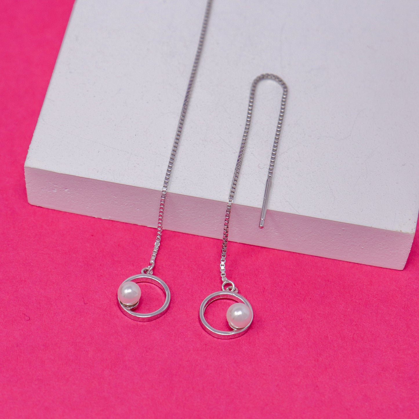 SUI DHAGA CIRCLE EARRING