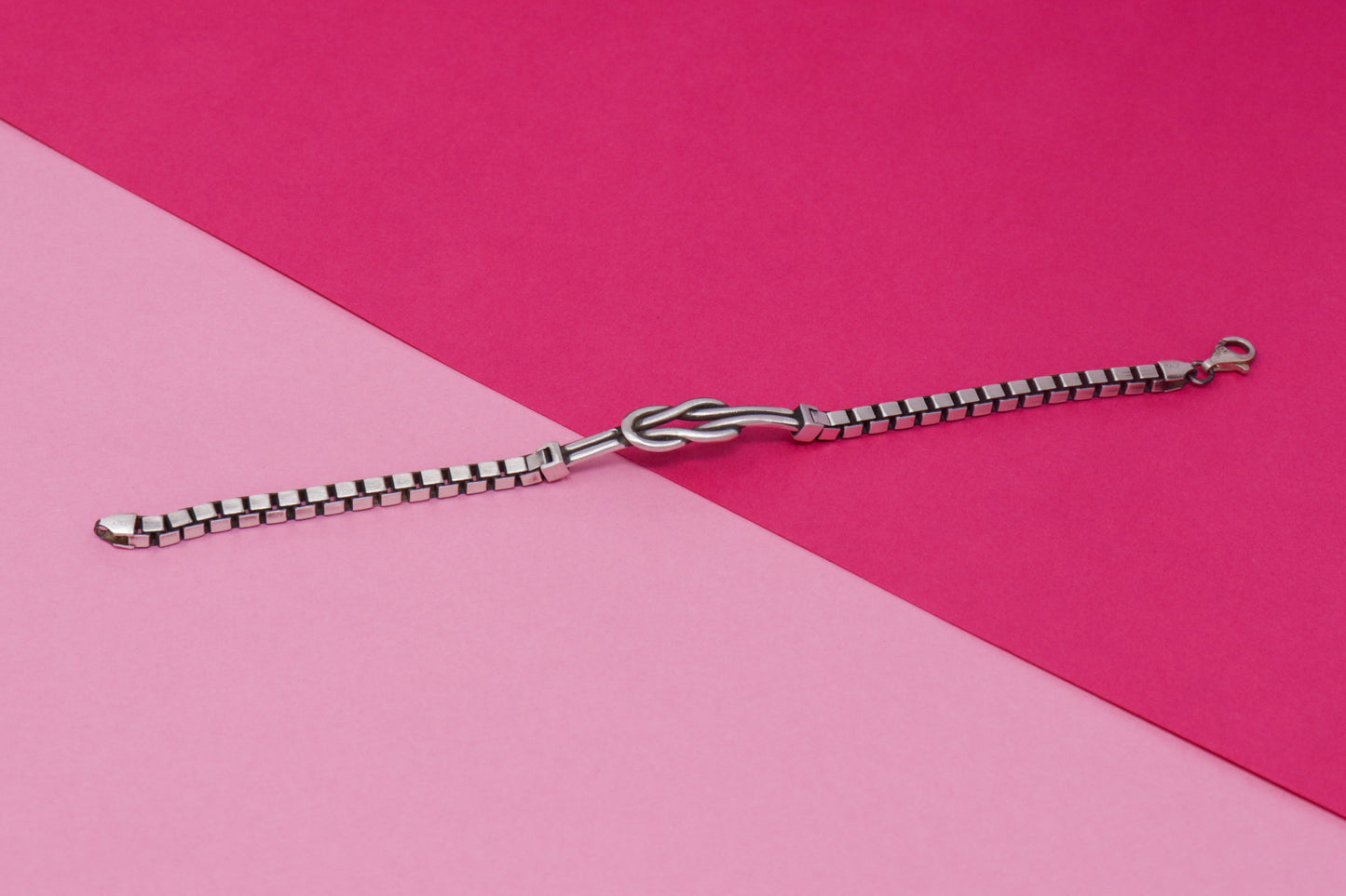 STYLISH CRISS-CROSS BRACELET