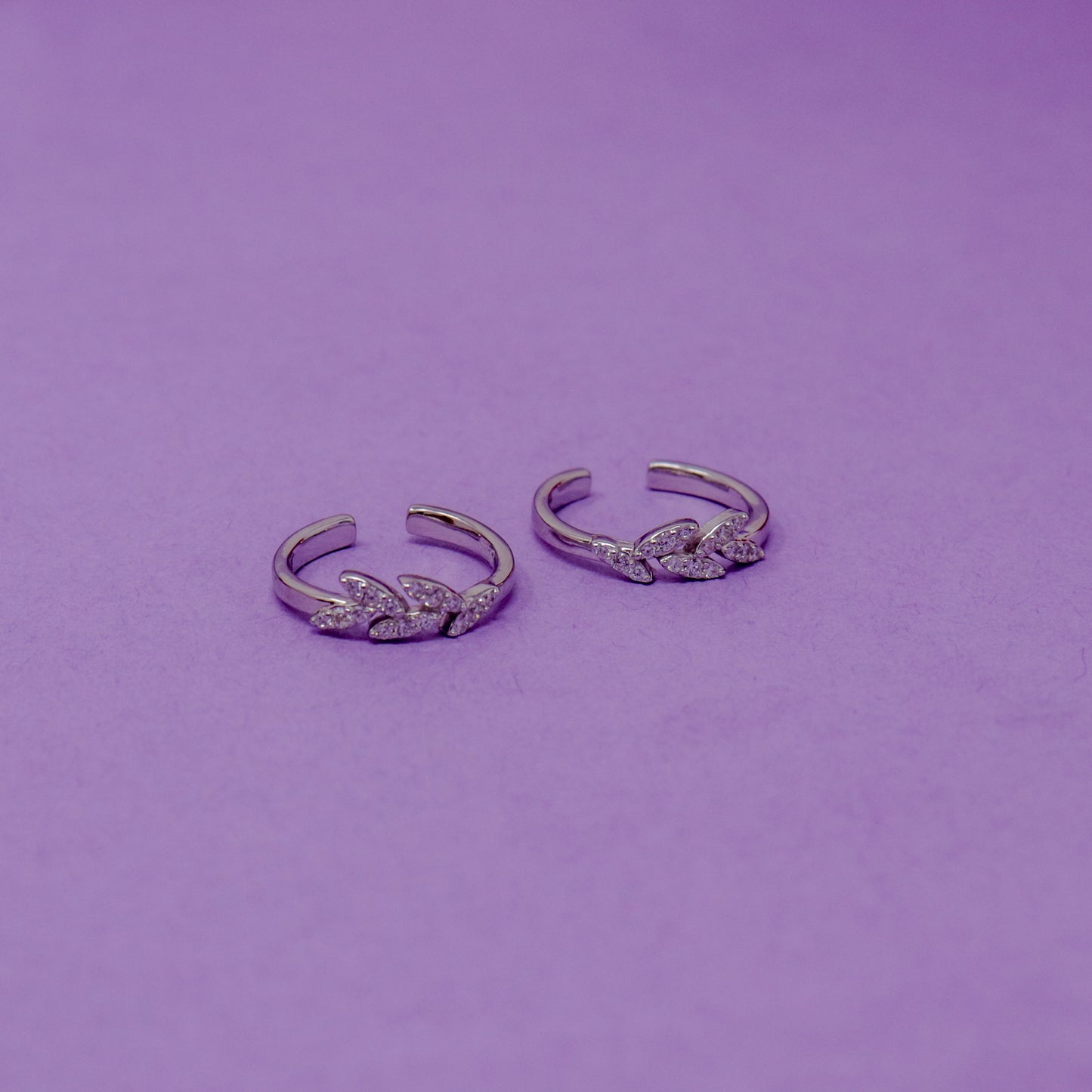 LEAFY RHODIUM TOE RING