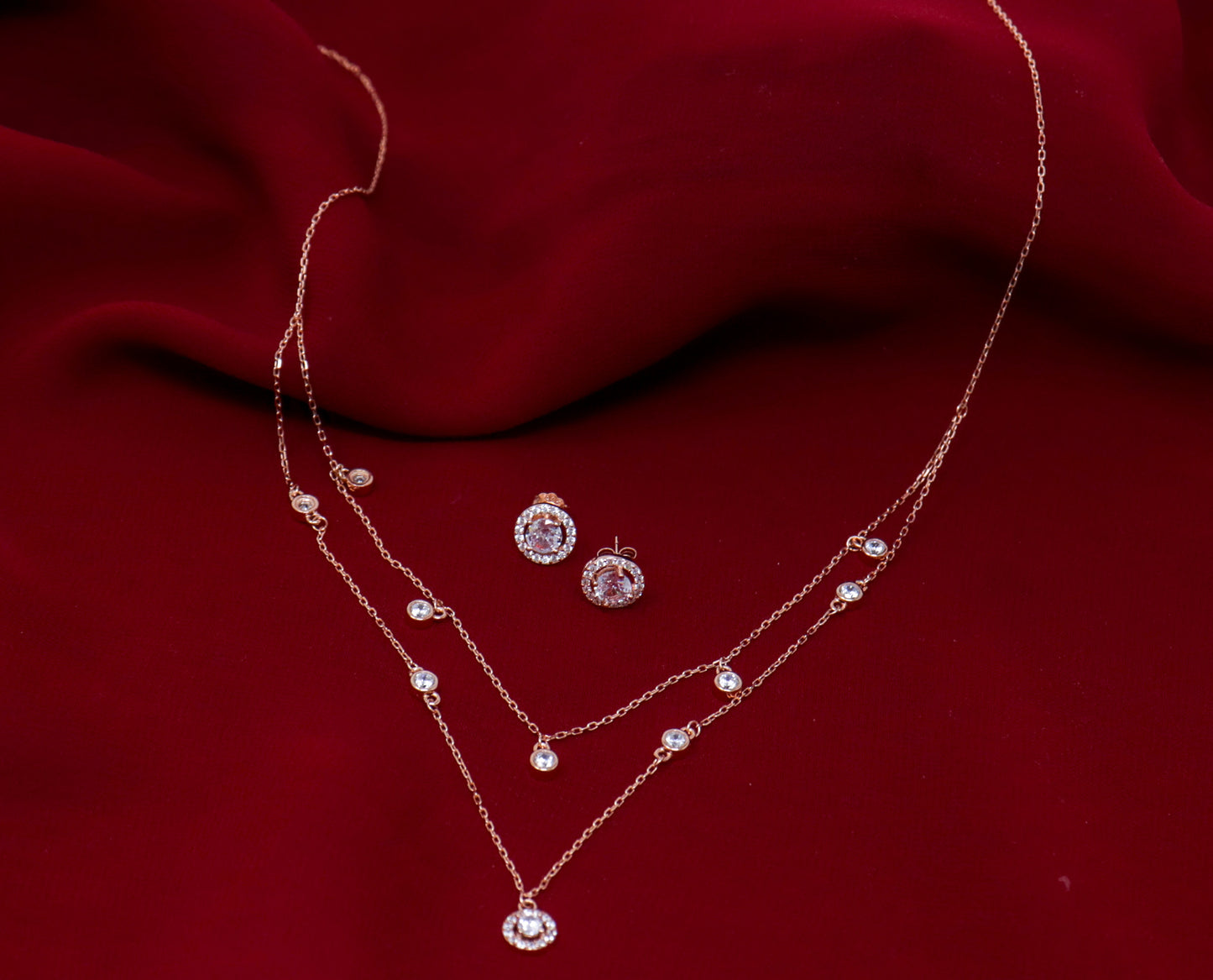 DOUBLE LAYERED CHAIN NECKLACE WITH EARRING