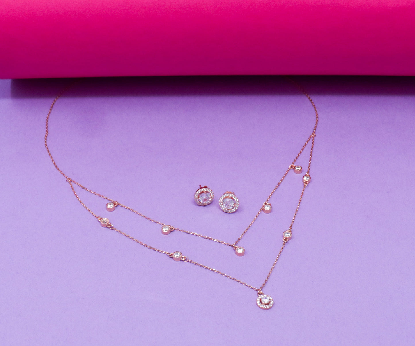 DOUBLE LAYERED CHAIN NECKLACE WITH EARRING