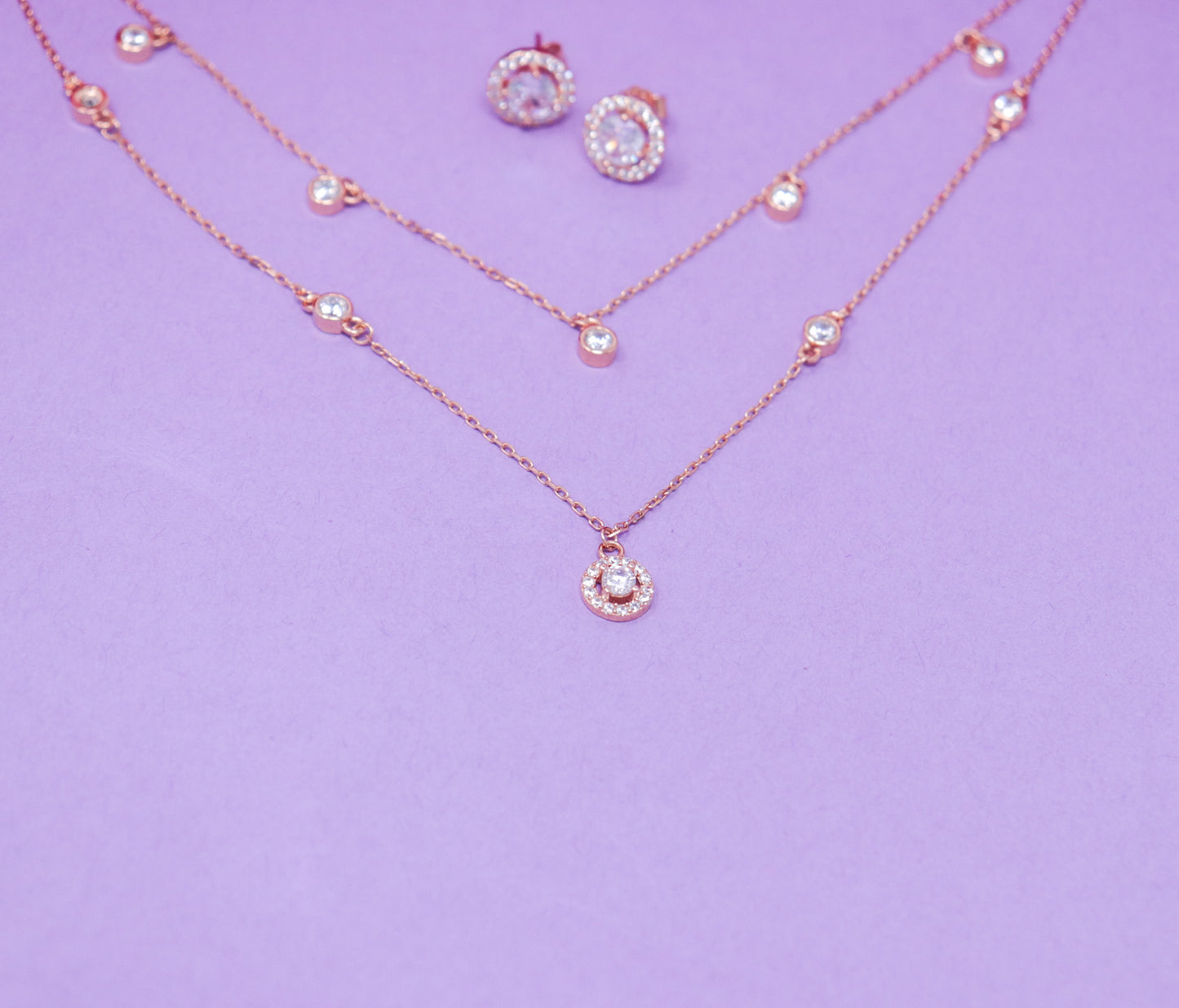 DOUBLE LAYERED CHAIN NECKLACE WITH EARRING
