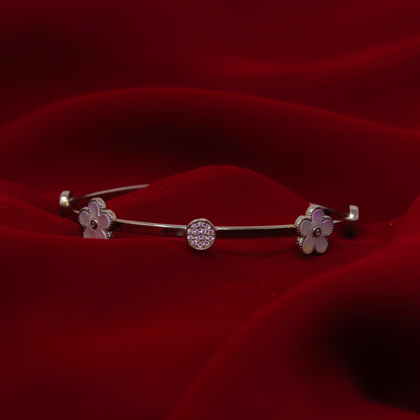 STERLING CLASSIC FLOWER BANGLE BRACELET