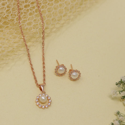 DAINTY DIAMANTE PEARL CHAIN NECKLACE WITH EARRING