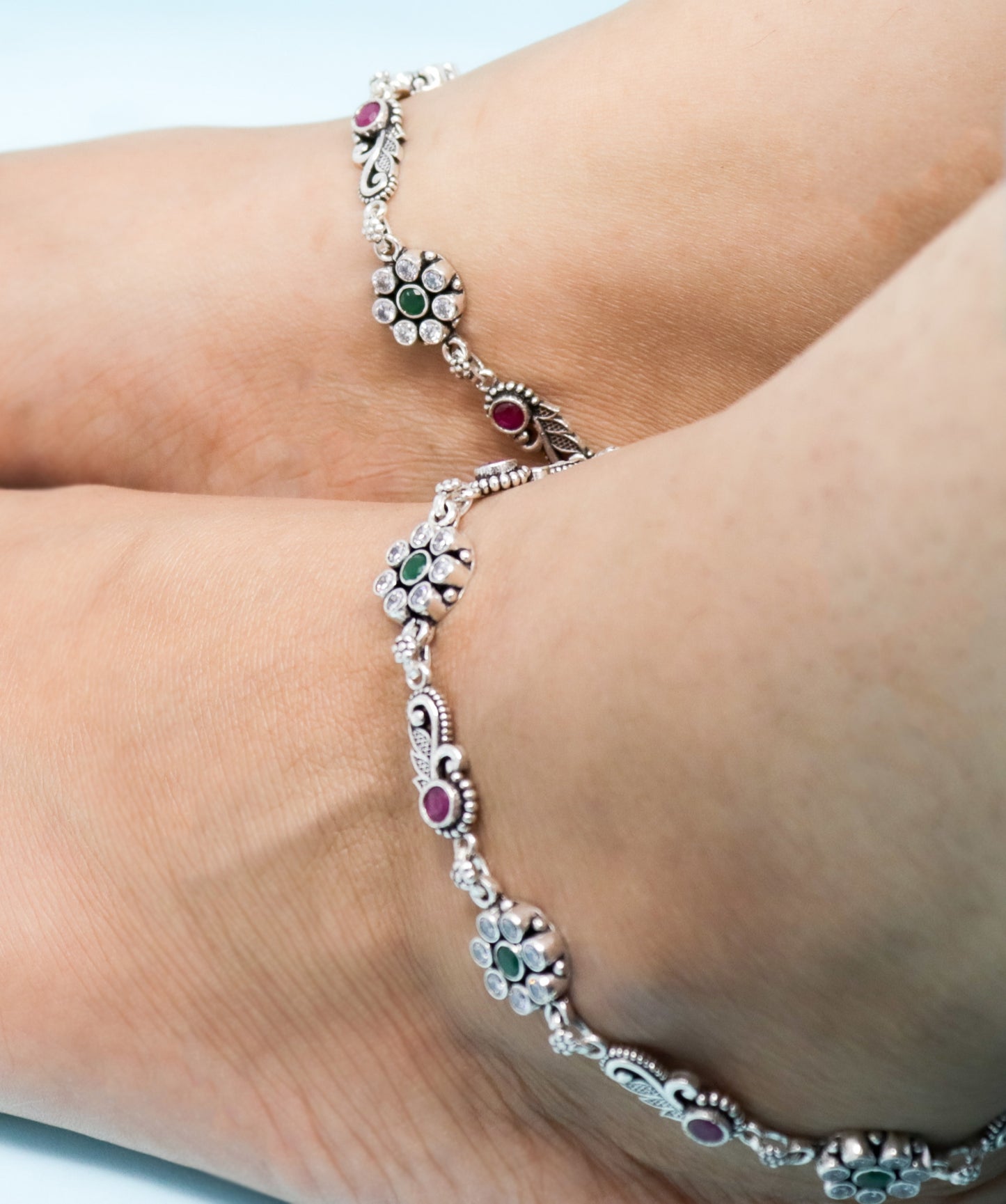 FLOWER CUT STONE ANKLET