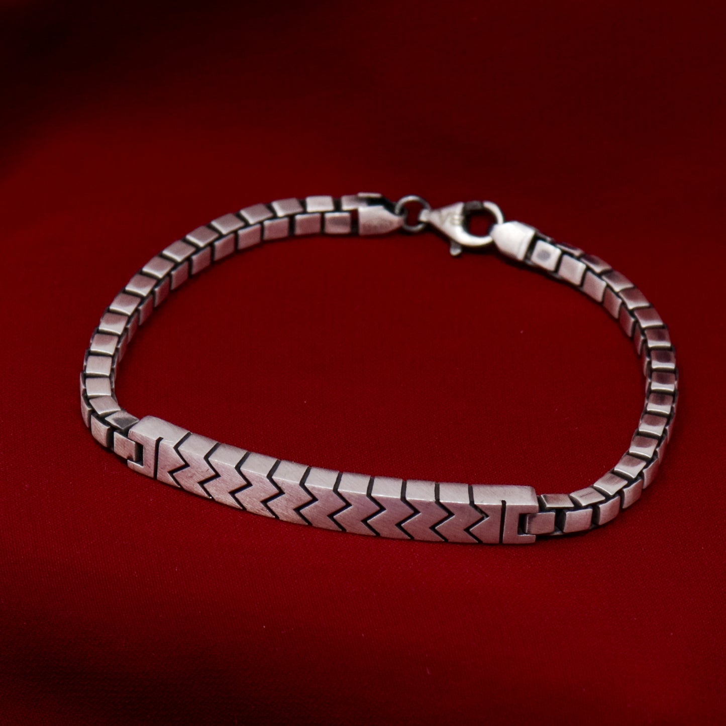 STYLISH MAZE LINK BRACELET