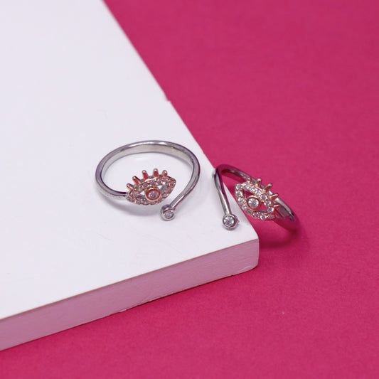 TINY FLORA TOE RING