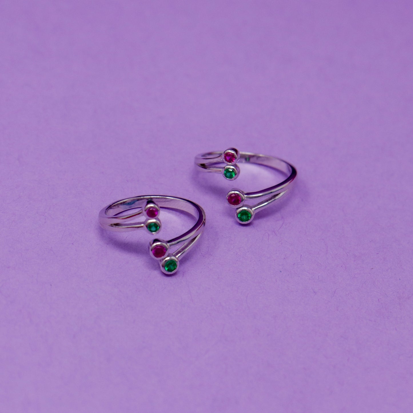 TINY MULTICOLOR TOE RING