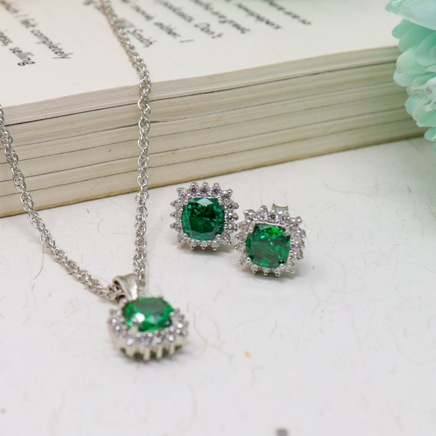 EMERALD SQUARE CHAIN NECKLACE WITH EARRING