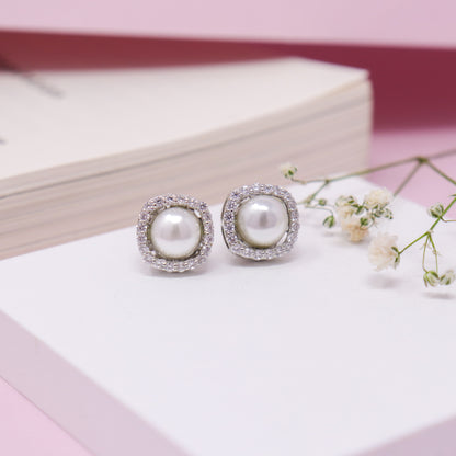 PEARL SQUARE RADIANCE EARRING