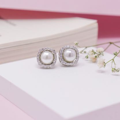 PEARL SQUARE RADIANCE EARRING