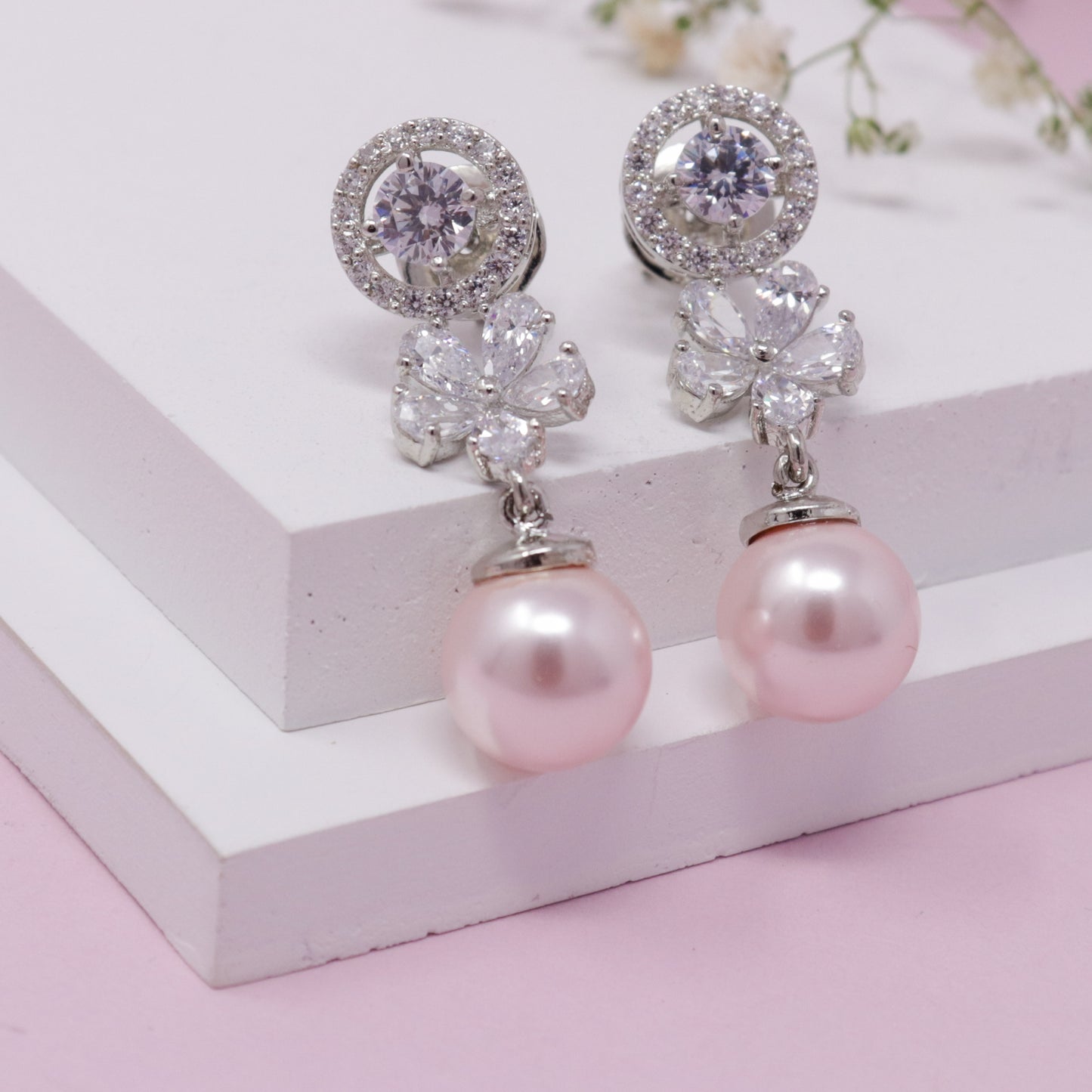 ELEGANCE DROP BEAUTY WITH PEARL EARRING