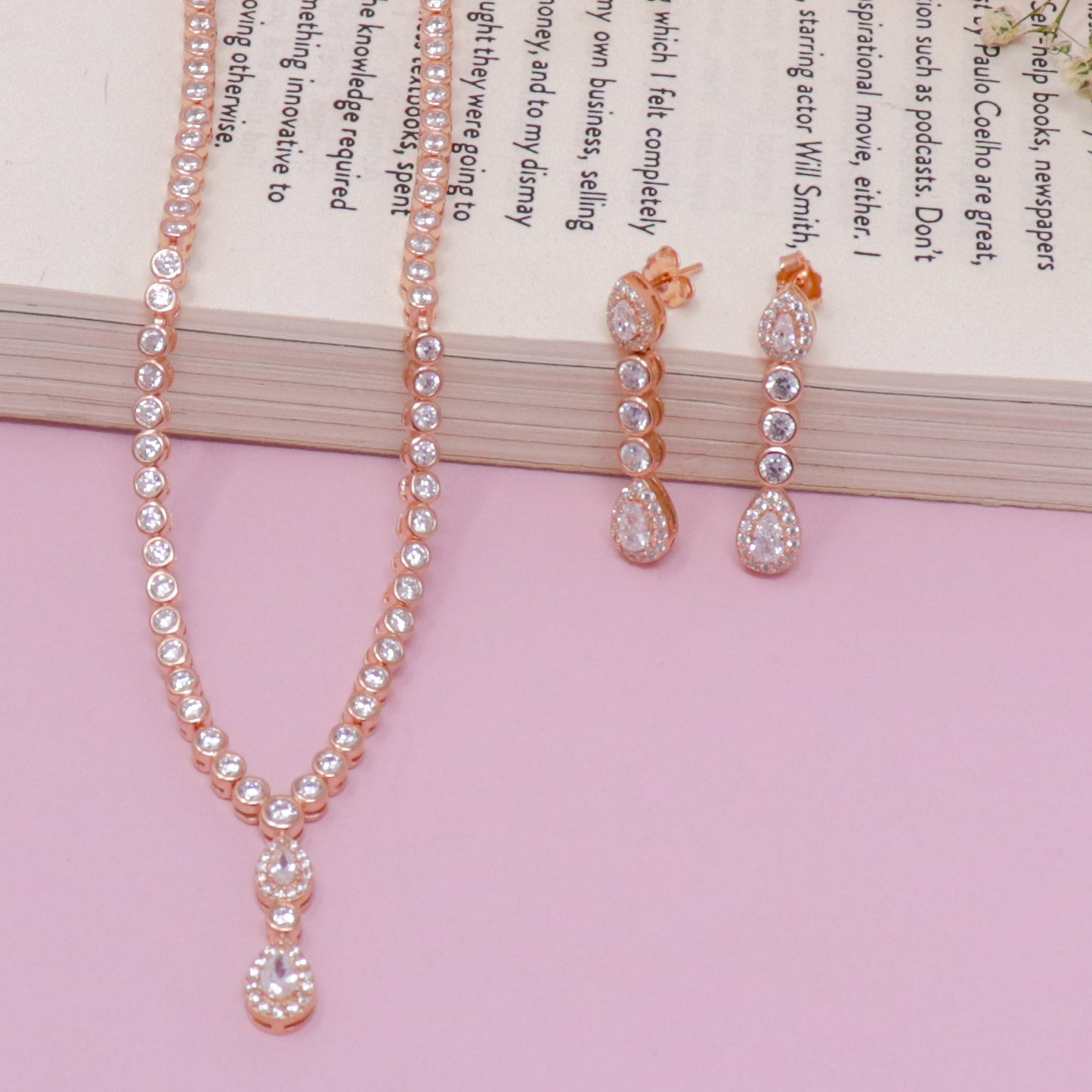 REDIANT REFLECTION NECKLACE WITH EARRING