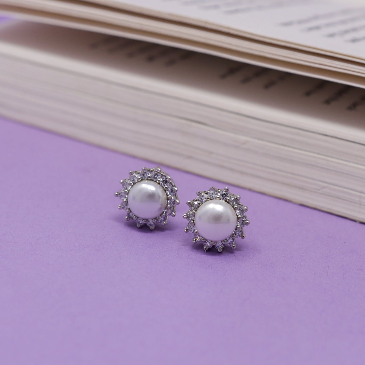 PEARL'S BRILLIANCE EARRING Earring