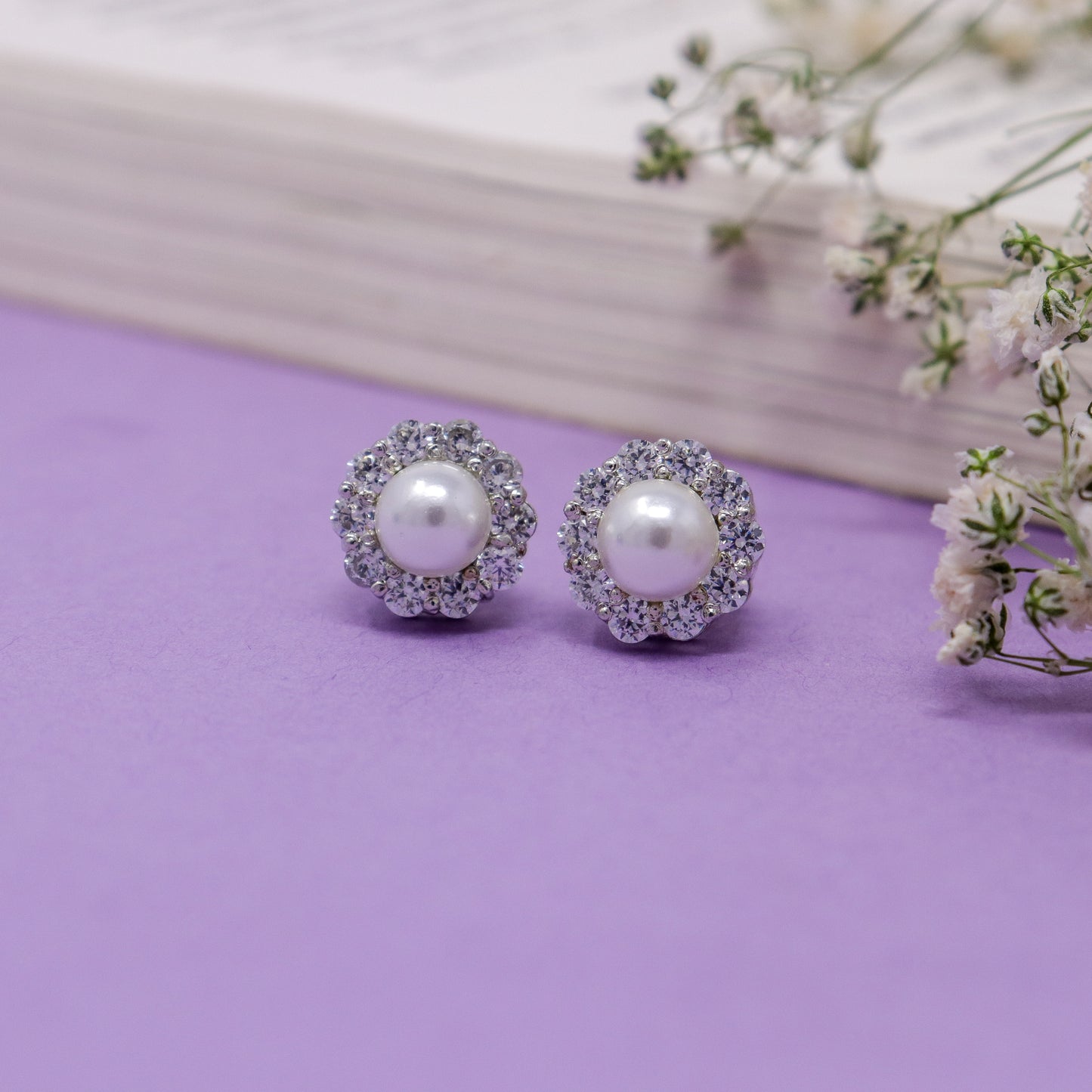 CIRCLE OF ELEGANCE EARRING