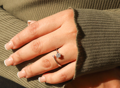 CLASSY SOLITAIRE CZ SILVER RING